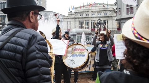 Manifestacin en Oviedo contra los Premios Princesa