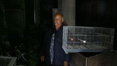 Adolfo Jim�nez, vecino del edificio, defiende que �l no lo okupa y que le puso un candado para protegerlo