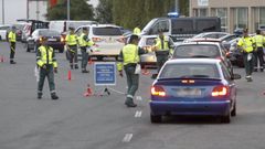 Foto de archivo de un control de alcoholemia en una noche de San Xo�n cerca de Lugo.