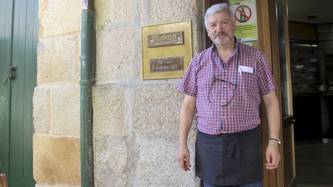 Flix Caeiro, de la Taberna de Flix, uno de los locales ms antiguos de Figueroa