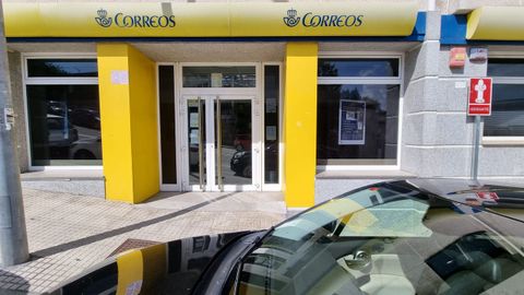 Oficina de Correos situada en la calle General Salcedo Molinuevo, en la zona de O Castrill�n