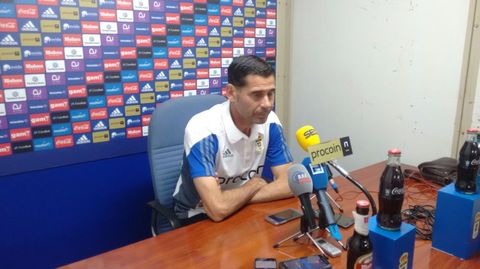 Fernando Hierro en rueda de prensa