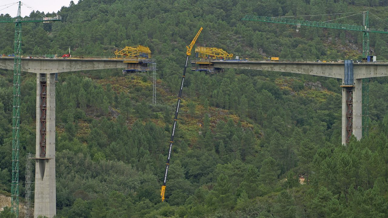 Reforzar el viaducto de la autovía AG-53 que sobrevuela el río Barbantiño costará 2,6 millones de euros y diez meses de trabajo