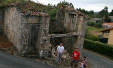 El frontal del viejo inmueble se derrumb el pasado domingo por la noche. 