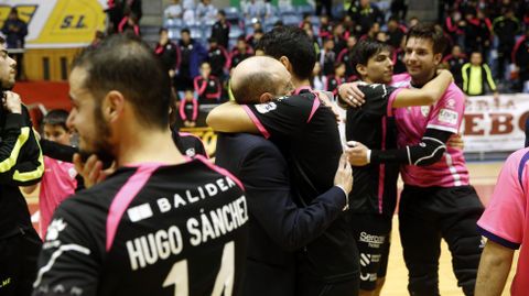 Finalizacin del partido contra el Cdiz, cuando an se pensaba que el equipo desaparecera