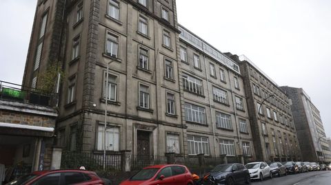 El espacio pblico de la parcela estar orientado hacia San Pedro de Mezonzo