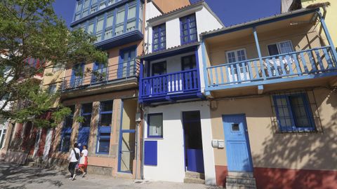 En el centro, la casa de estilo marinero que acaba de rehabilitar para destinar al alquiler el constructor Enrique Guerreiro