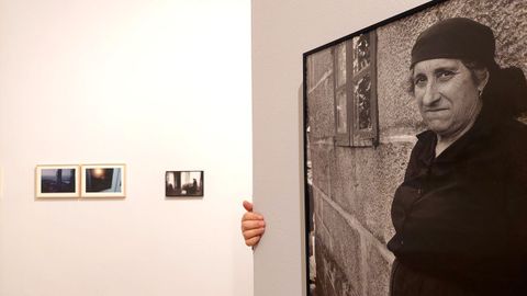 En la imagen, de archivo, una exposición de fotografías de Anna Turbau en el interior del Centro Torrente Ballester
