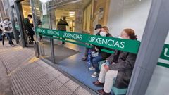 Entrada del servicio de urgencias del Hospital Montecelo, en Pontevedra, en una imagen de diciembre