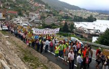 La reiterada movilizaci�n social -en la foto, Vilaboa- refuerza las peticiones de los Concellos a Costas. 