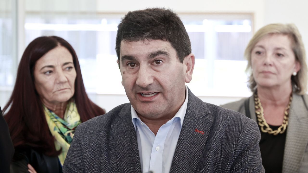 El delegado del Gobierno en Galicia considera que «non ten xustificación» rechazar la condonación de la deuda