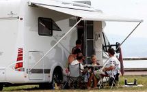 Los campistas que cumplen las normas lamentan que haya otros que no lo hagan.