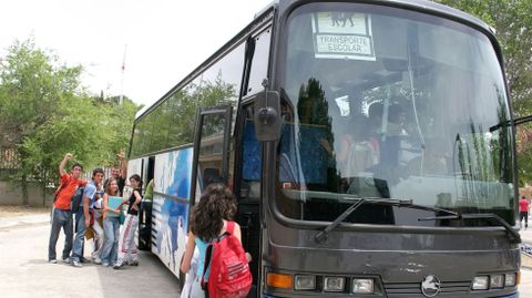 Autobus escolar.Autobus escolar