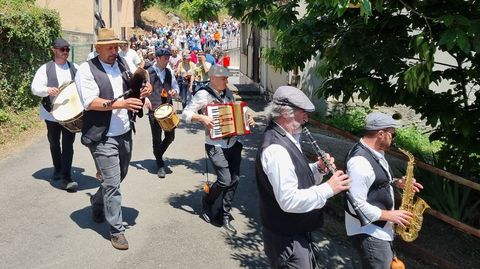 Pándega guio el recorrido del Camiño dos fornos e das airas de Soulecín.