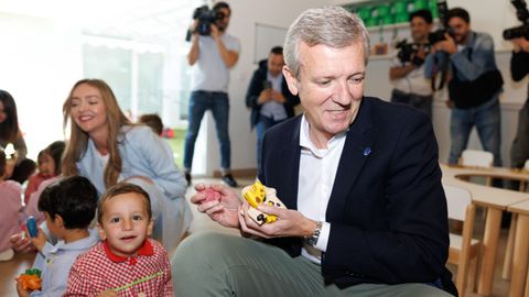 El presidente inetarctu� con los peque�os