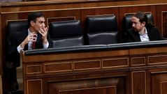 Pedro S�nchez y Pablo Iglesias, en el pleno del Congreso que aprob� la prorroga del estado de alarma