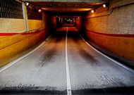El interior del t�nel de la plaza de Pontevedra, en una imagen tomada ayer.
