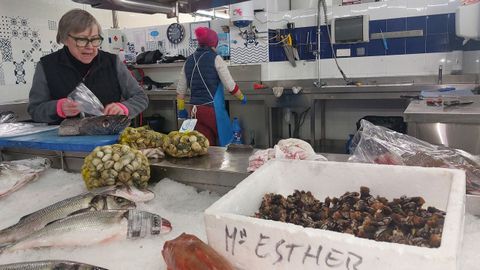 Rosa Carabel, placera en el Mercado Municipal de Carballo