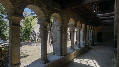 Claustro (siglo XVI) de Santa Cristina de Ribas de Sil (Parada de Sil).