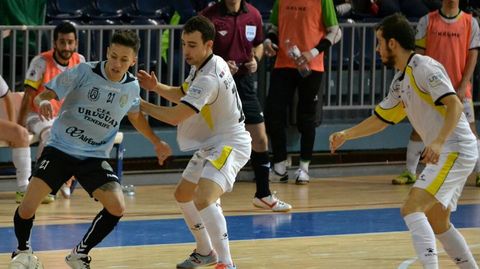 El Santiago Futsal tuvo muchas ocasiones de gol para incrementar su ventaja ante el Uruguay Tenerife.