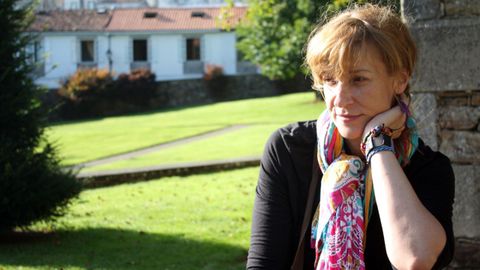 Bego&ntilde;a Caama&ntilde;o, no ver&aacute;n do 2009, retratada no parque de Bonaval de Santiago de Compostela. 