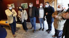 La directora xeral de Patrimonio Natural y, a su izquierda, los alcaldes de A Capela, Cabanas, As Pontes, Monfero y Pontedeume, en la reuni�n de ayer