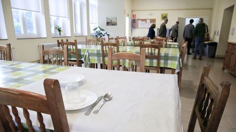 Comedor del centro de menores Santo Anxo, de Rbade, uno de los que forman parte de la red de la que tambin forma parte el de A Pobra do Brolln