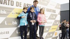 Fernando Alonso en la entrega de los premios a los j�venes e la prueba