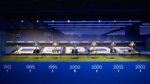 Imagen de los siete t�tulos oficiales del Deportivo.