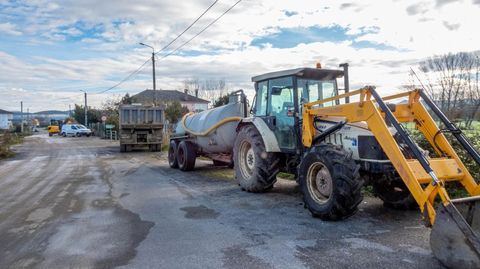 Obras de reparacin, este martes, de una nueva avera en la calle Juan Montes