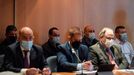 Los acusados, en segundo t�rmino, durante el juicio del caso Ardines