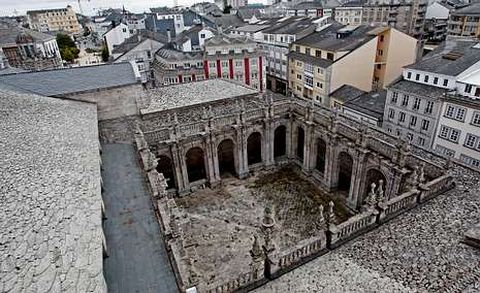 El arreglo del claustro de la seo, que data del siglo XVIII, costar� unos dos millones de euros.