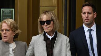 Jean Carroll, a su salida del tribunal de Nueva York.