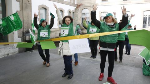 Miembros del sindicato de enfermer�a Satse en Pontevedra, en una imagen de archivo de una protesta del 2016 por la carrera profesional