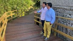 El alcalde, Jos� Ram�n Romero, y el edil de Urbanismo e Obras, Lu�s Ruiz, visitaron el lugar para conocer el estado de los trabajos