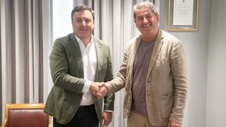 Firma del convenio entre Deputaci&oacute;n da Coru&ntilde;a y Concello de Dumbr&iacute;a