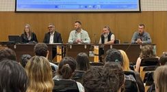 Presentaci�n de los recursos en el F�rum de Carballo