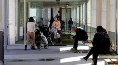 El ambulatorio de Navia, el �ltimo en abrir, comparte algunos pediatras con el de Coia. Es el centro que m�s puede crecer.