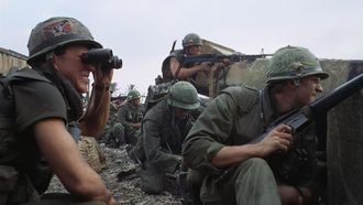 �La chaqueta met�lica� recrea la vida de los marines estadounideses