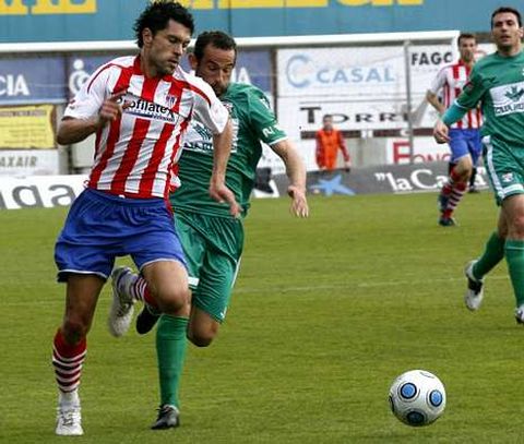 Maikel, ante el Zamora, en el duelo del 2010 en el que el Lugo fren� su peor racha con Seti�n.