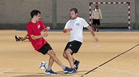 PARTIDO DE F�TBOL ENTRE EL PP Y EL PSOE DE PONTEVEDRA