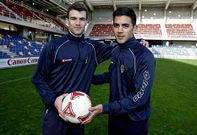 Yago V�zquez y Crist�bal Dom�nguez, ayer en Pasar�n, momentos antes del entrenamiento.