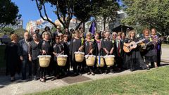 La Rondalla S� Elas recorri� las calles de la tableta de A Magdalena repartiendo chocolate y cantando