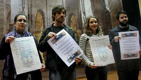 Representantes de la Recreativa e Cultural de A Bandeira y la concejala de Cultura presentaron la cita.