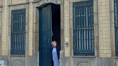 Edificio de viviendas revestido con azulejos en Oporto