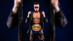 El sarriano Atilano Arias López, «Starboy Nano Lopez, con su cinturón de campeón del PTW Underground Championship.