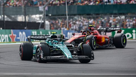 Fernando Alonso y Carlos Sainz.Fernando Alonso, con el Aston Martin, y Carlos Sainz, con su Ferrari