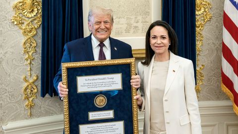 Mar�a Corina Machado ha entregado a Donald Trump la medalla del Premio Nobel de la Paz, enmarcada con un mensaje de �gratitud� del pueblo venezolano por sus acciones para lograr �su libertad�.