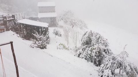 Les Llanes (Pola de Laviana), nevando a 450 metros