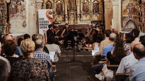 Un concierto del Fest Cl&aacute;sico Ribeira Sacra ofrecido en la iglesia de Nogueira de Mi&ntilde;o, en Chantada